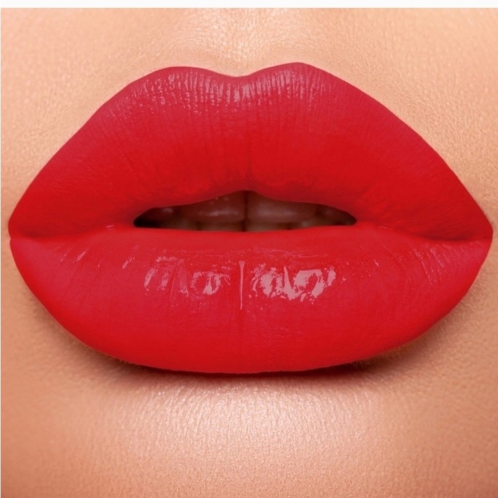 Morphe True love Cream Lipstick Bold Scarlet shade